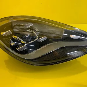 Far Dreapta Porsche Panamera 971 17 Full LED