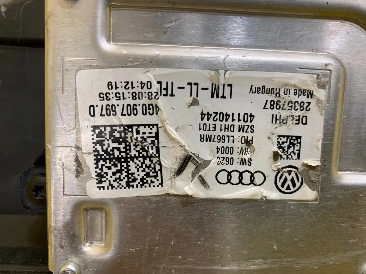 Far Audi Tt 8s0 14 23 Bixenon