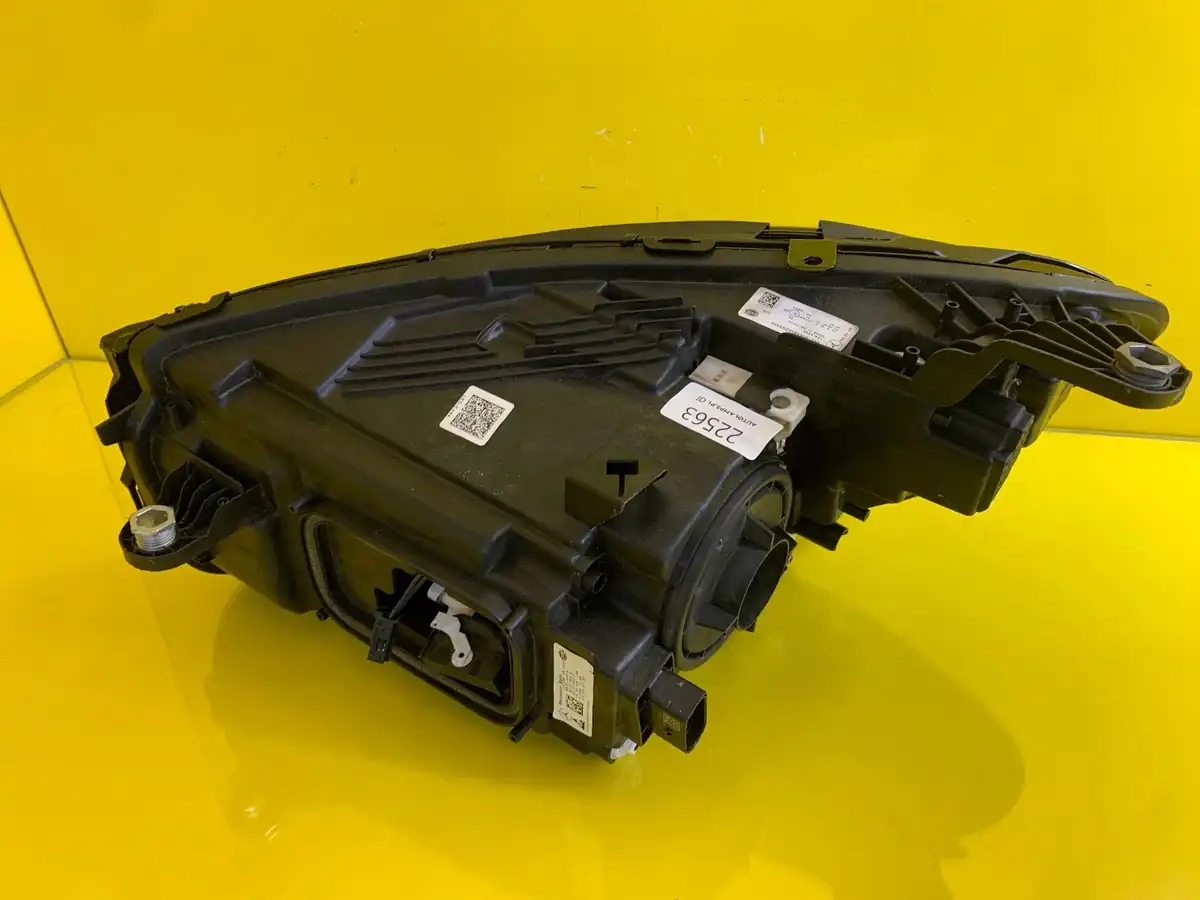 Far Dreapta Mercedes CLS W257 18- Multibeam LED