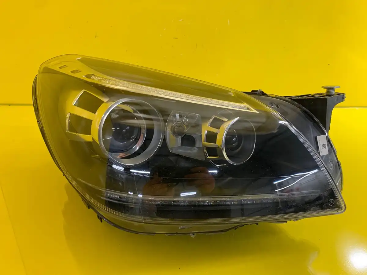 Far Dreapta Mercedes Slk Amg W172 Przod Bixenon