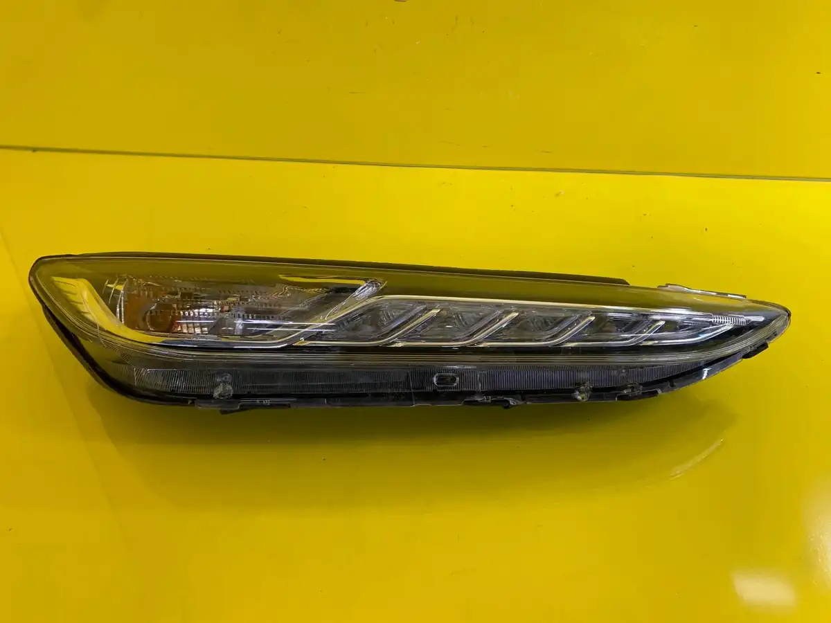 Far Dreapta Hyundai Kona Gorna LED
