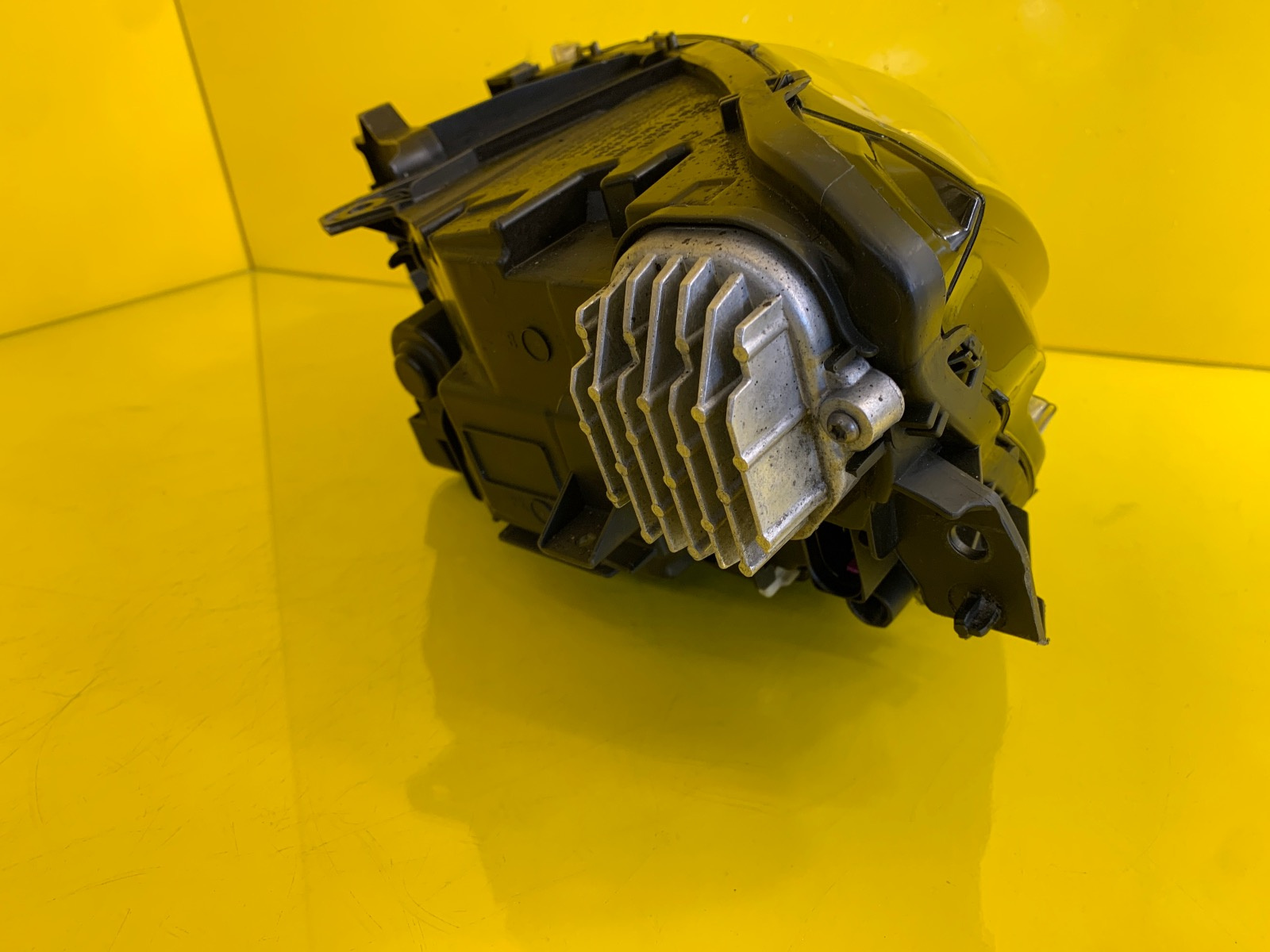 Far Dreapta Volvo V90 S90 Mid LED - Image 4