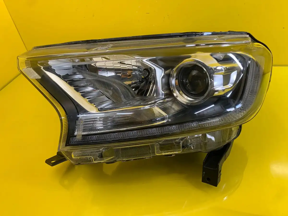 Far Ford Ranger Raptor 18 Xenon