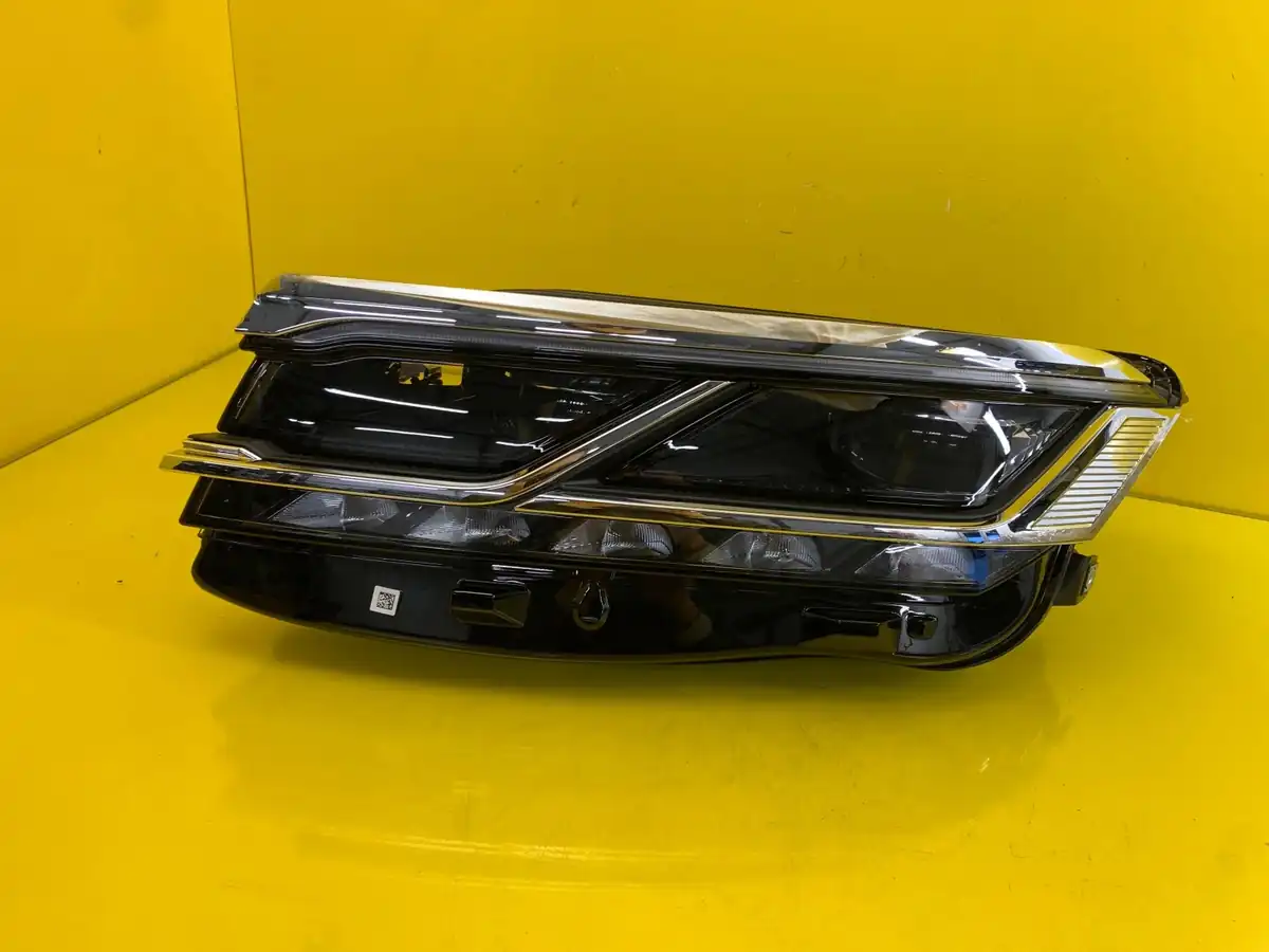 Far VW Touareg III 3 19- Full LED