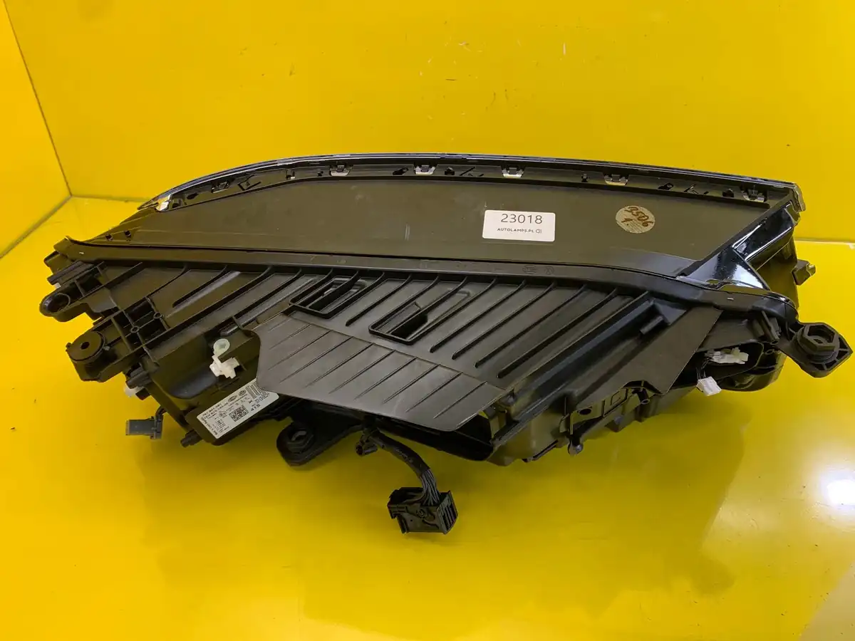 Far VW Touareg III 3 19- Full LED