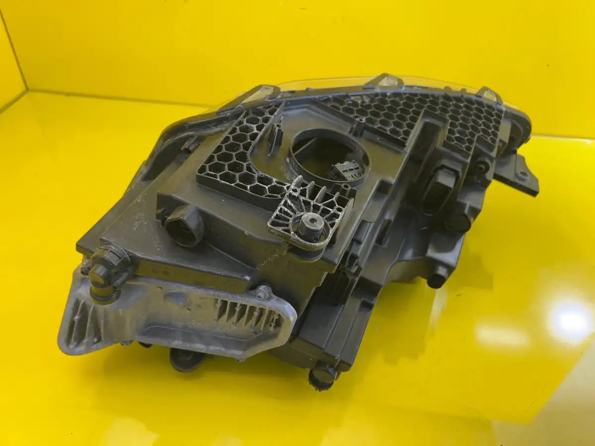 Far Dreapta VW Caddy V Full LED