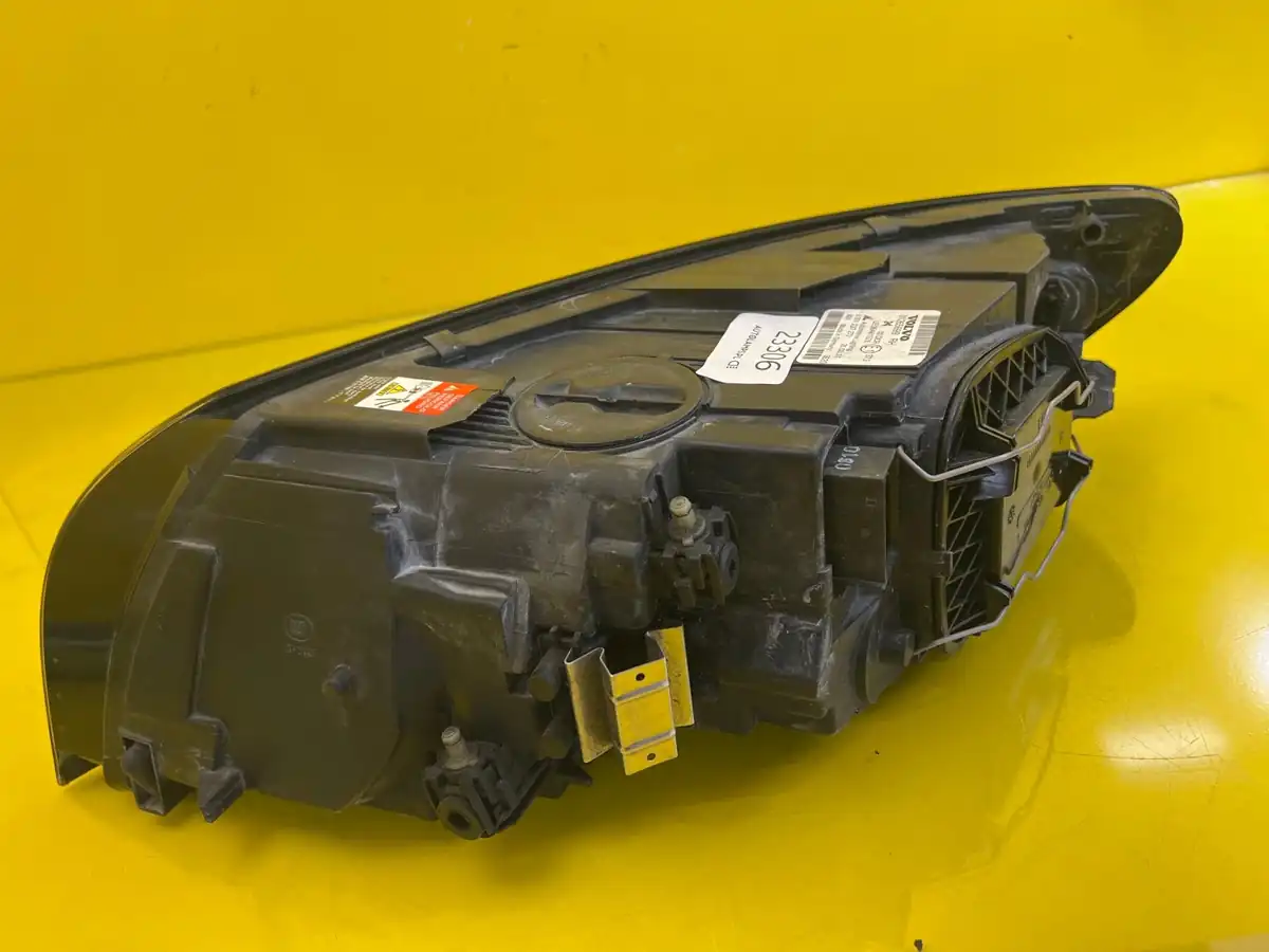 Far Dreapta Volvo S40 V50 Lift 07 Xenon