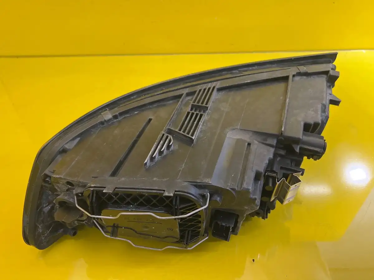Far Dreapta Volvo S40 V50 Lift 07 Xenon