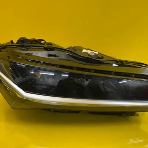 Far Dreapta Skoda Superb IV Full LED