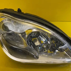 Far Dreapta Mercedes S-Class W220 Lift Bixenon