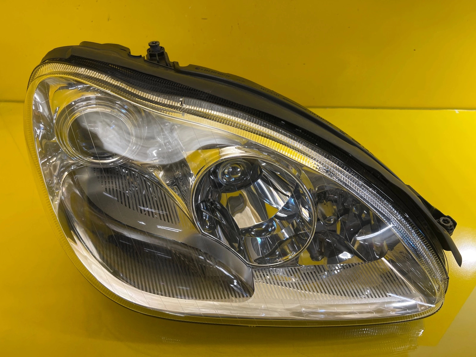 Far dreapta Bi-Xenon Facelift OEM 23662