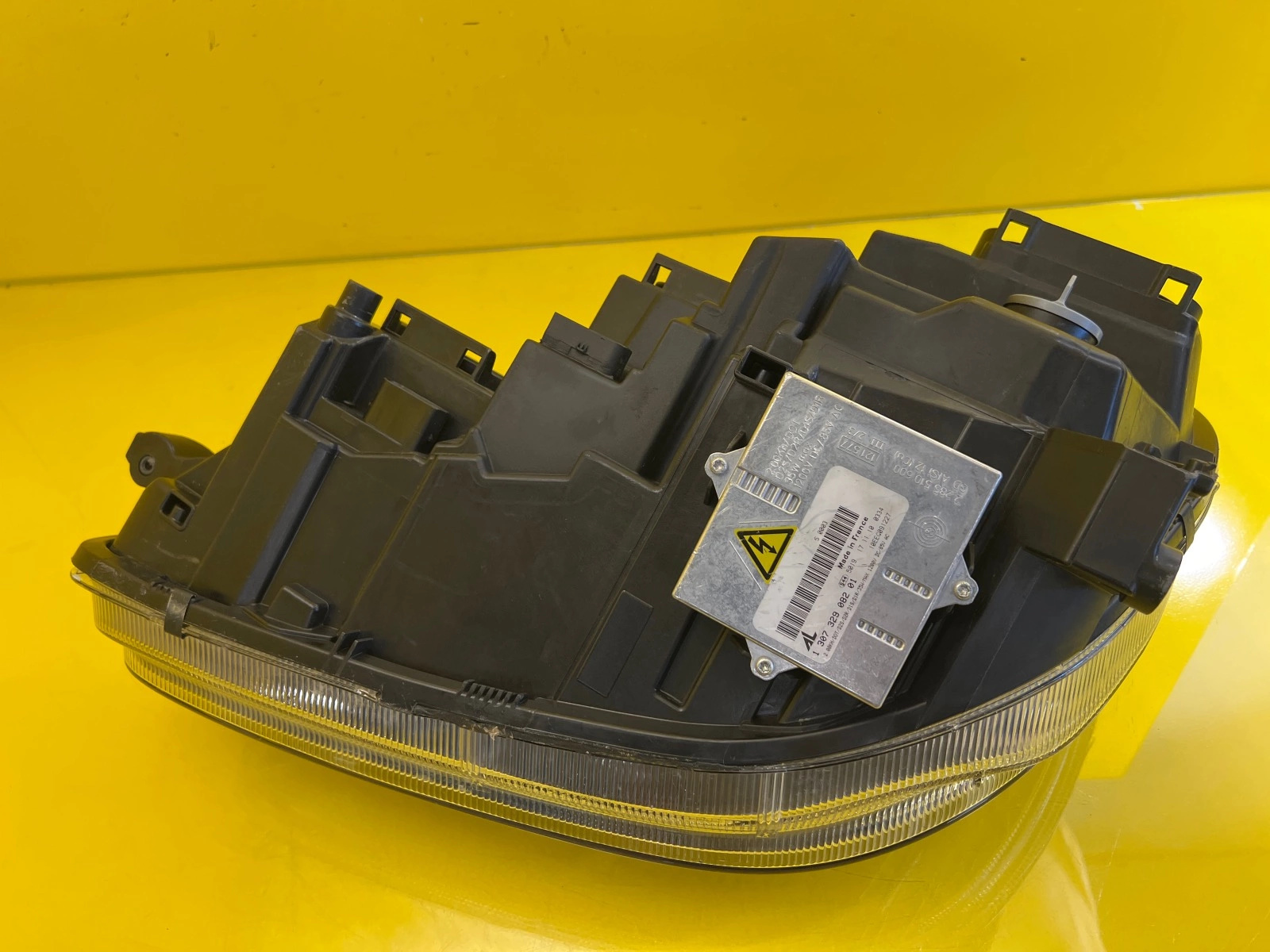 Far dreapta Bi-Xenon Facelift OEM 23662 - Image 5
