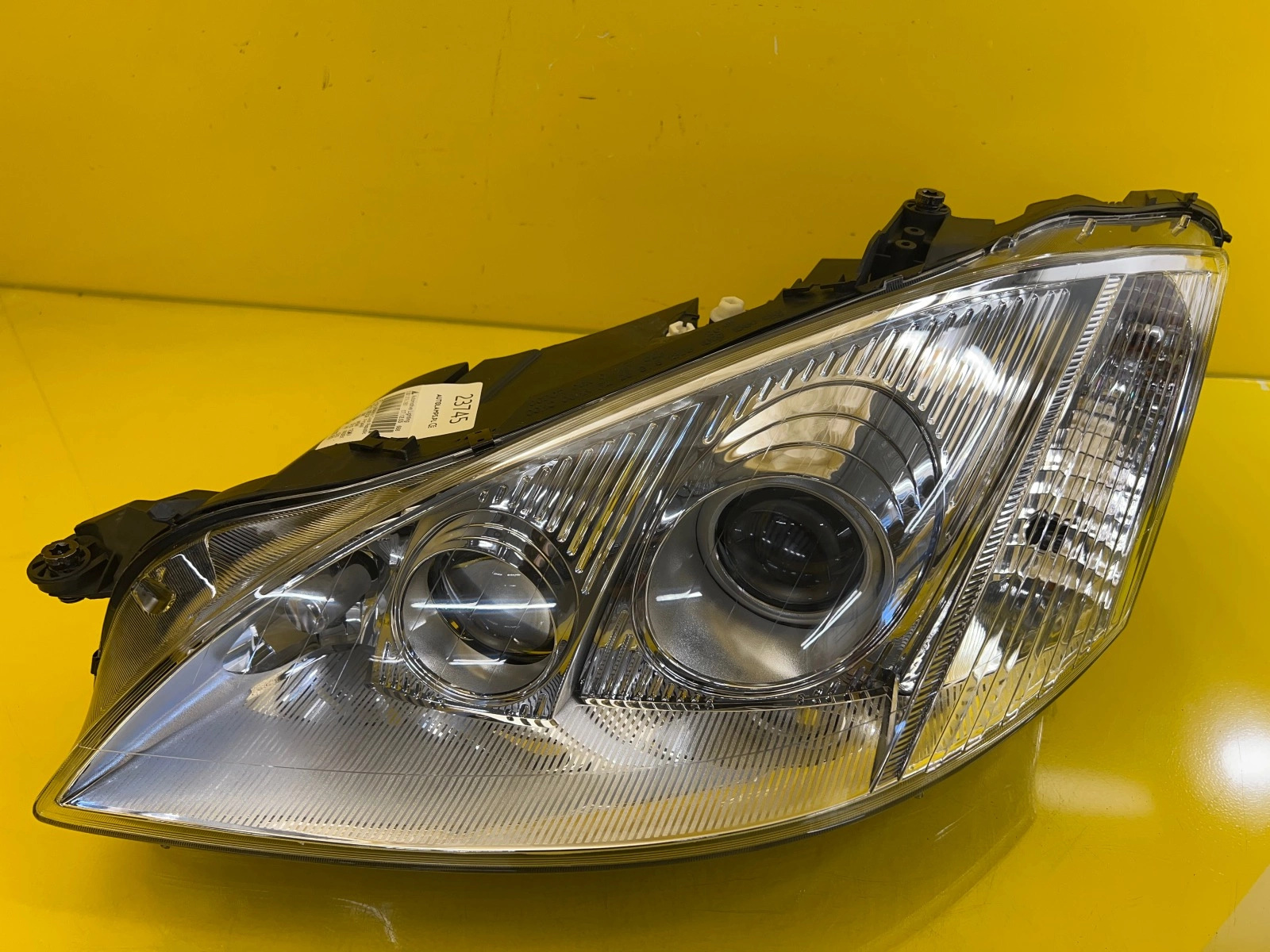 Far stânga Xenon OEM 23745