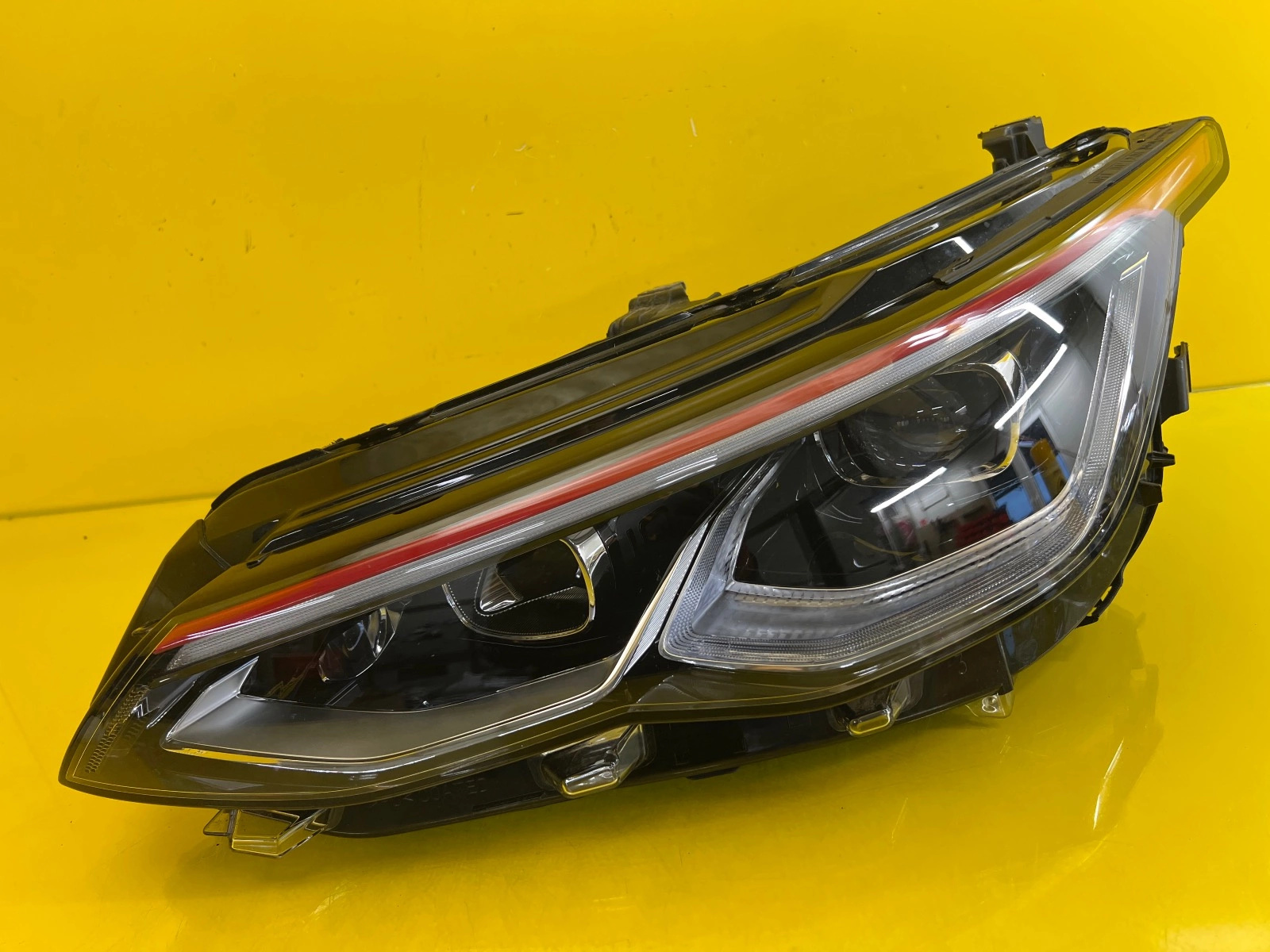 Far stânga Full LED 2019-2024 OEM 23935