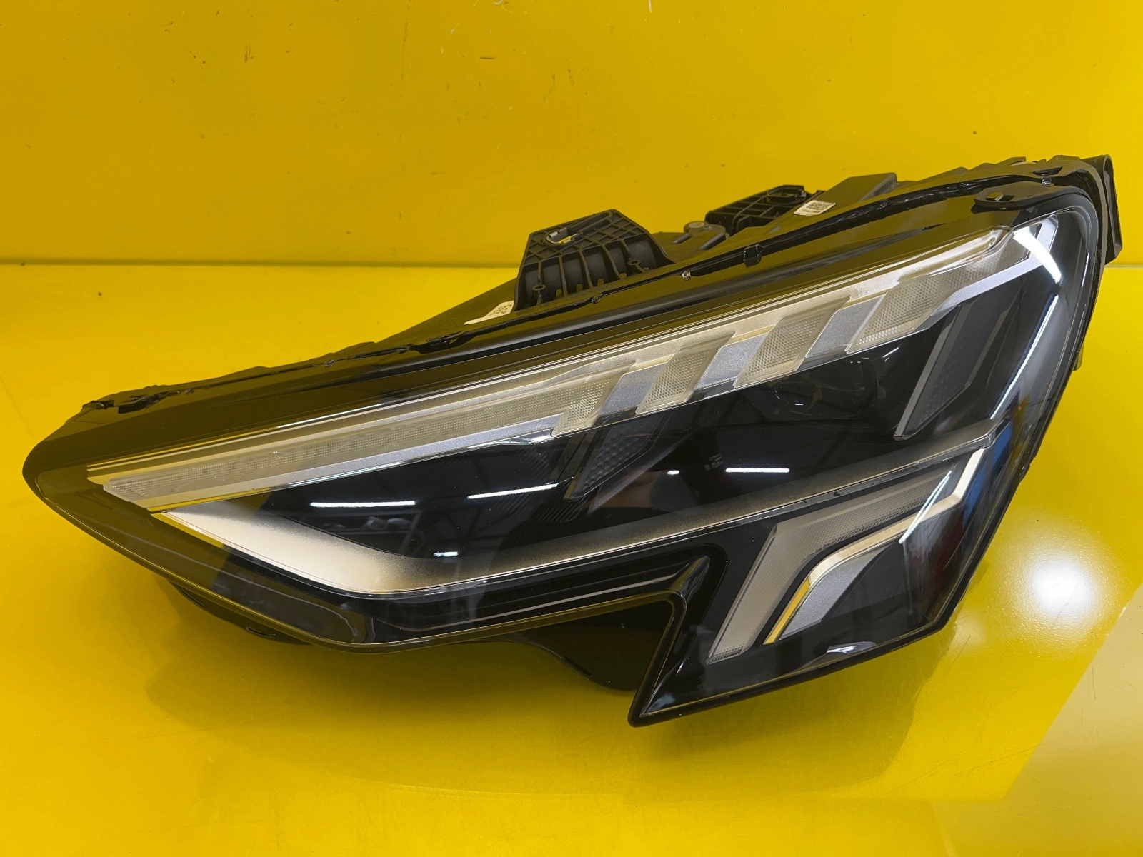 Far stânga Full LED OEM 23939