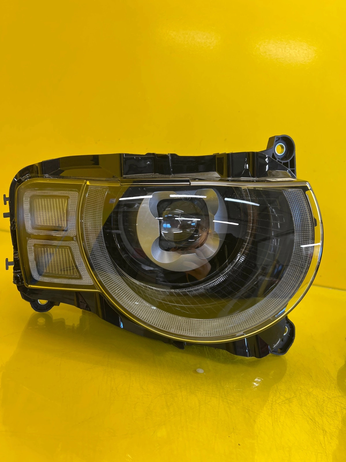 Far Land Rover Defender 2 L663 20 Full LED - Image 2