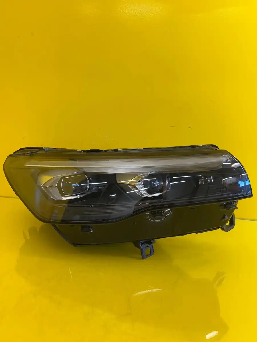 Far Dreapta VW Tiguan 3 III 571 Full LED