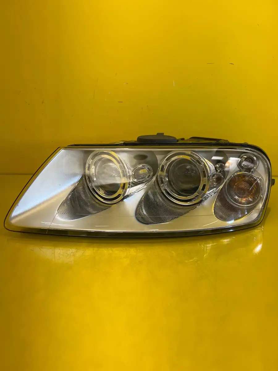 Far VW Touareg 1 7L6 02 Xenon