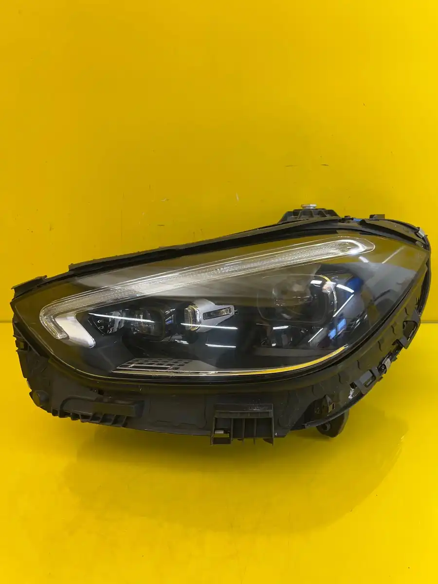 Far Stanga Mercedes Klasa W206 Digital Light