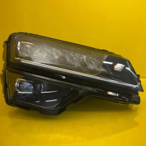 Far Dreapta Skoda Karoq Full LED