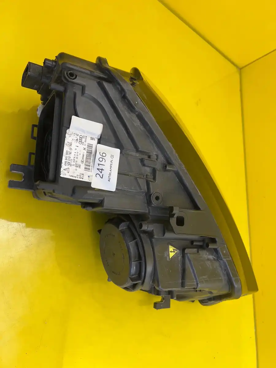 Far Audi A8 D4 09 13 Bixenon