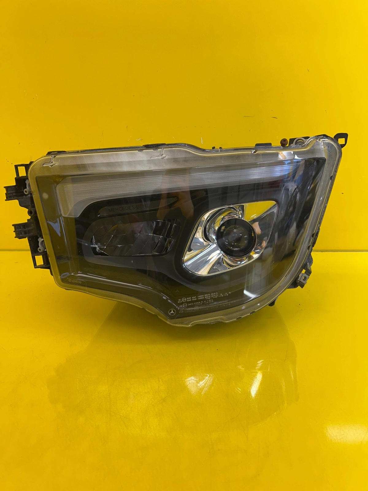 Far stânga LED OEM 24217