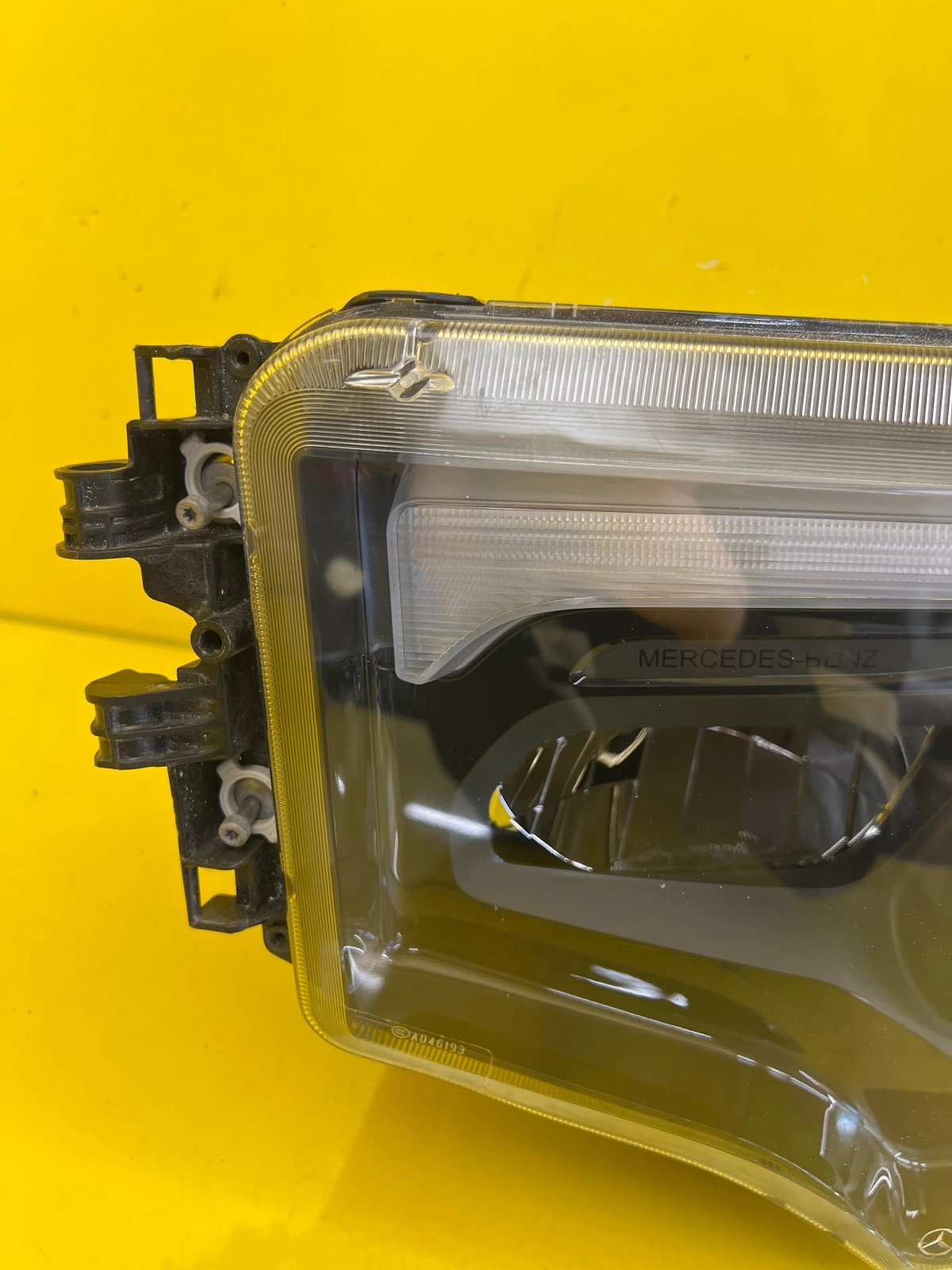 Far stânga LED OEM 24217 - Image 2