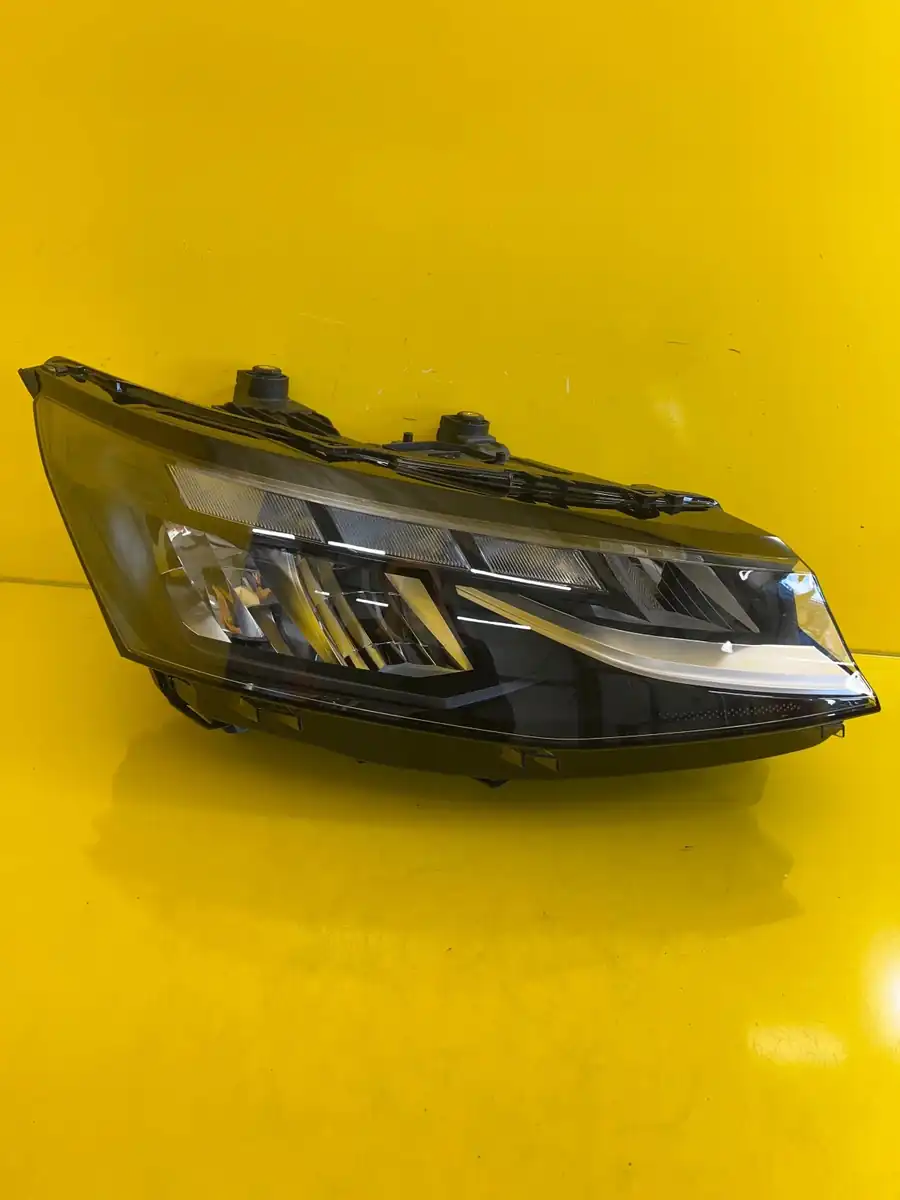 Far Dreapta VW T7 Multivan Full LED