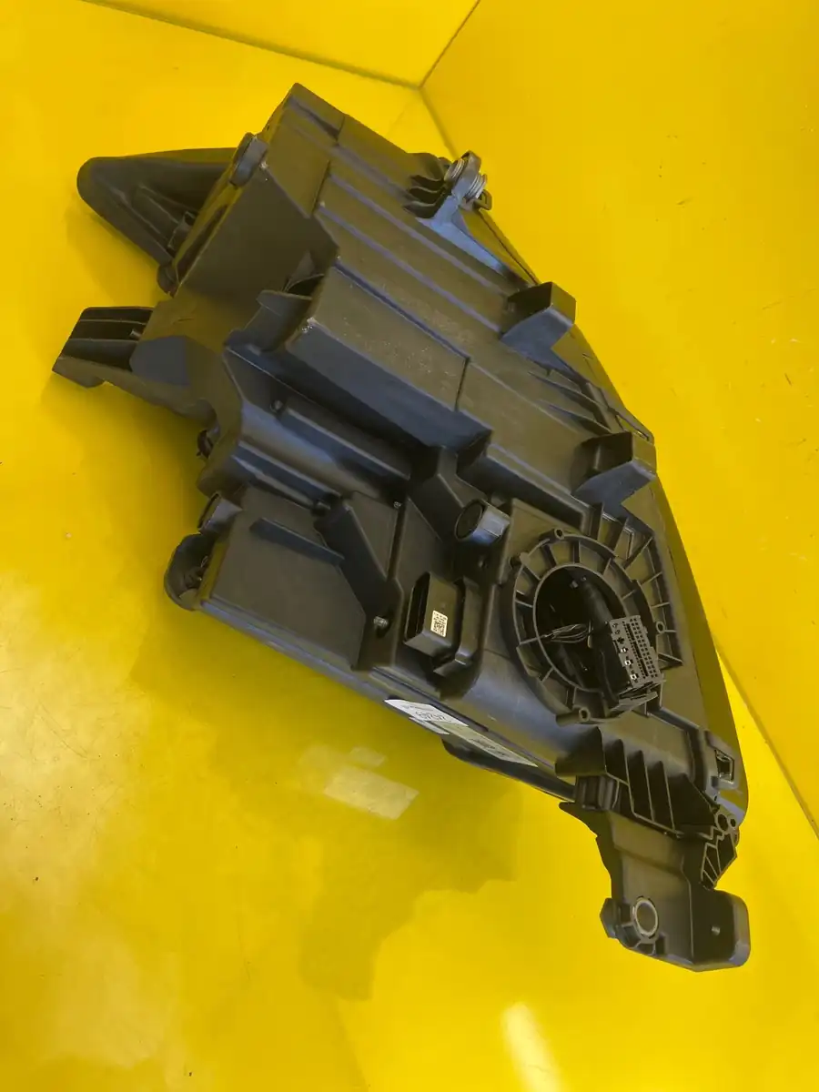Far Dreapta VW T7 Multivan Full LED