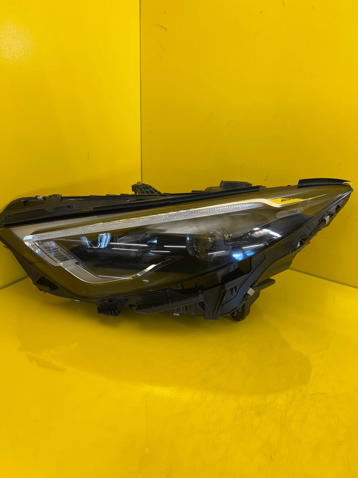 Far stânga Full LED A232 OEM 24359