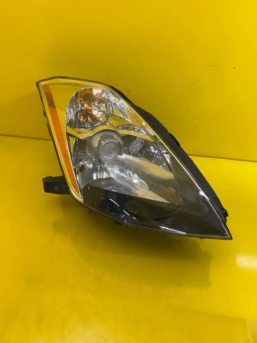 Far Dreapta Nissan 350Z Xenon
