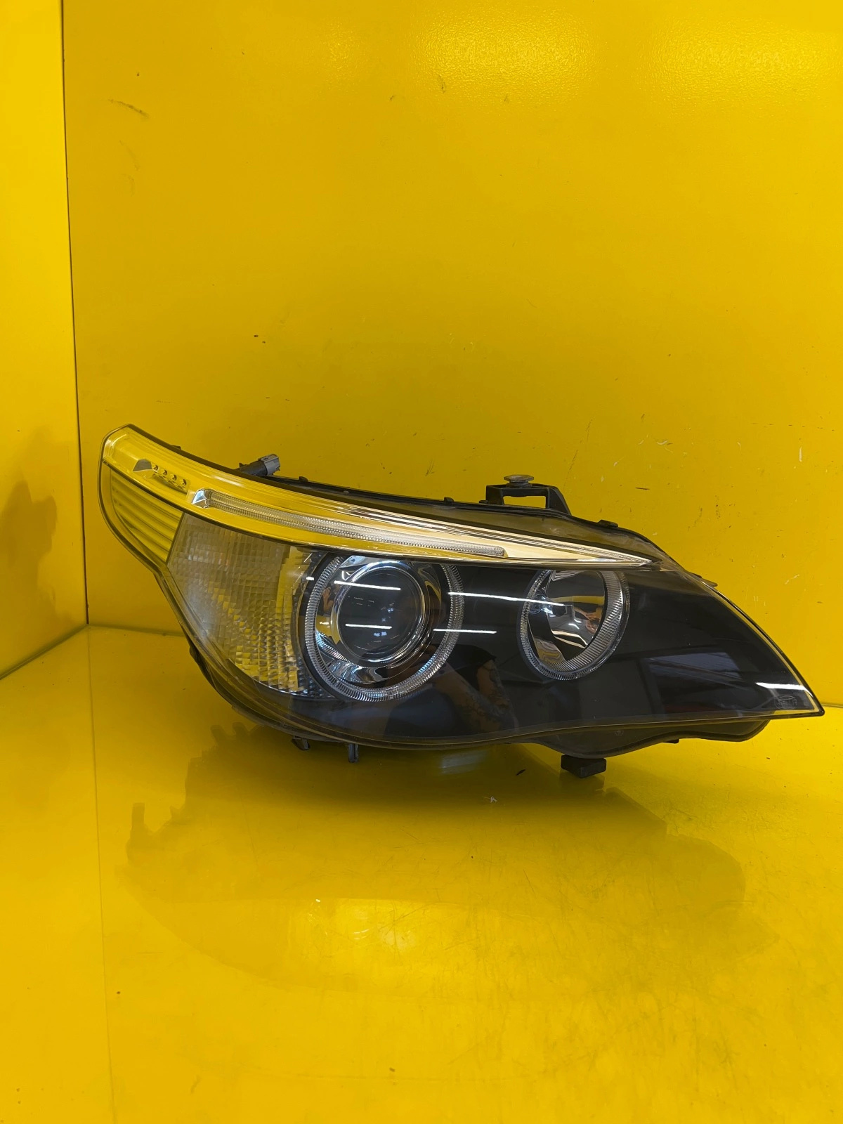 Far dreapta Xenon BMW Seria 5 E60 2003-2007 OEM 7044672-05