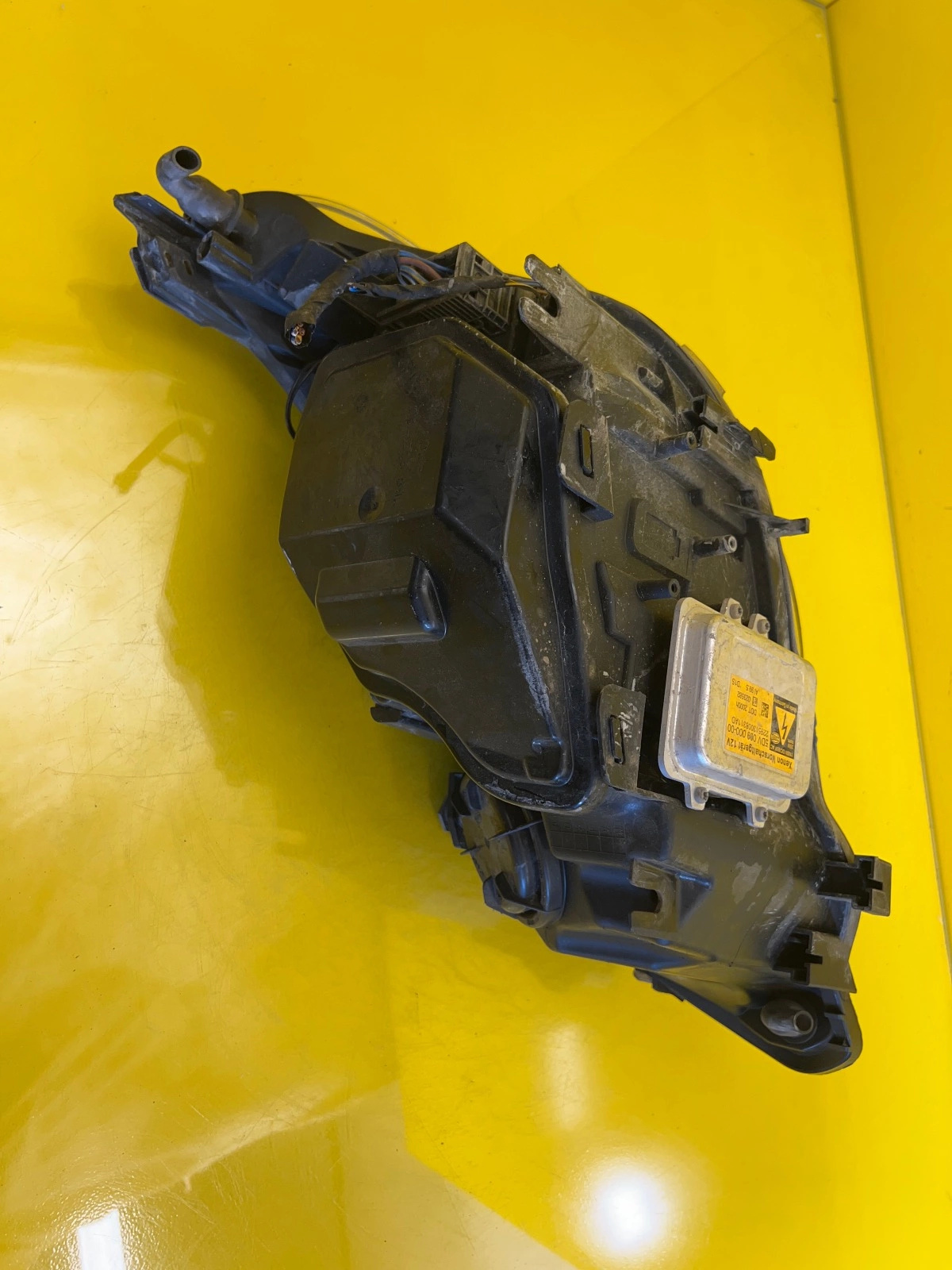 Far dreapta Xenon BMW Seria 5 E60 2003-2007 OEM 7044672-05 - Image 5