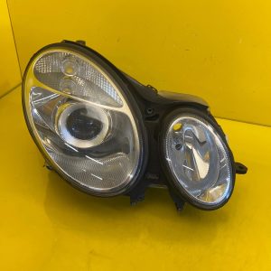 Far dreapta Bi-Xenon OEM 24523