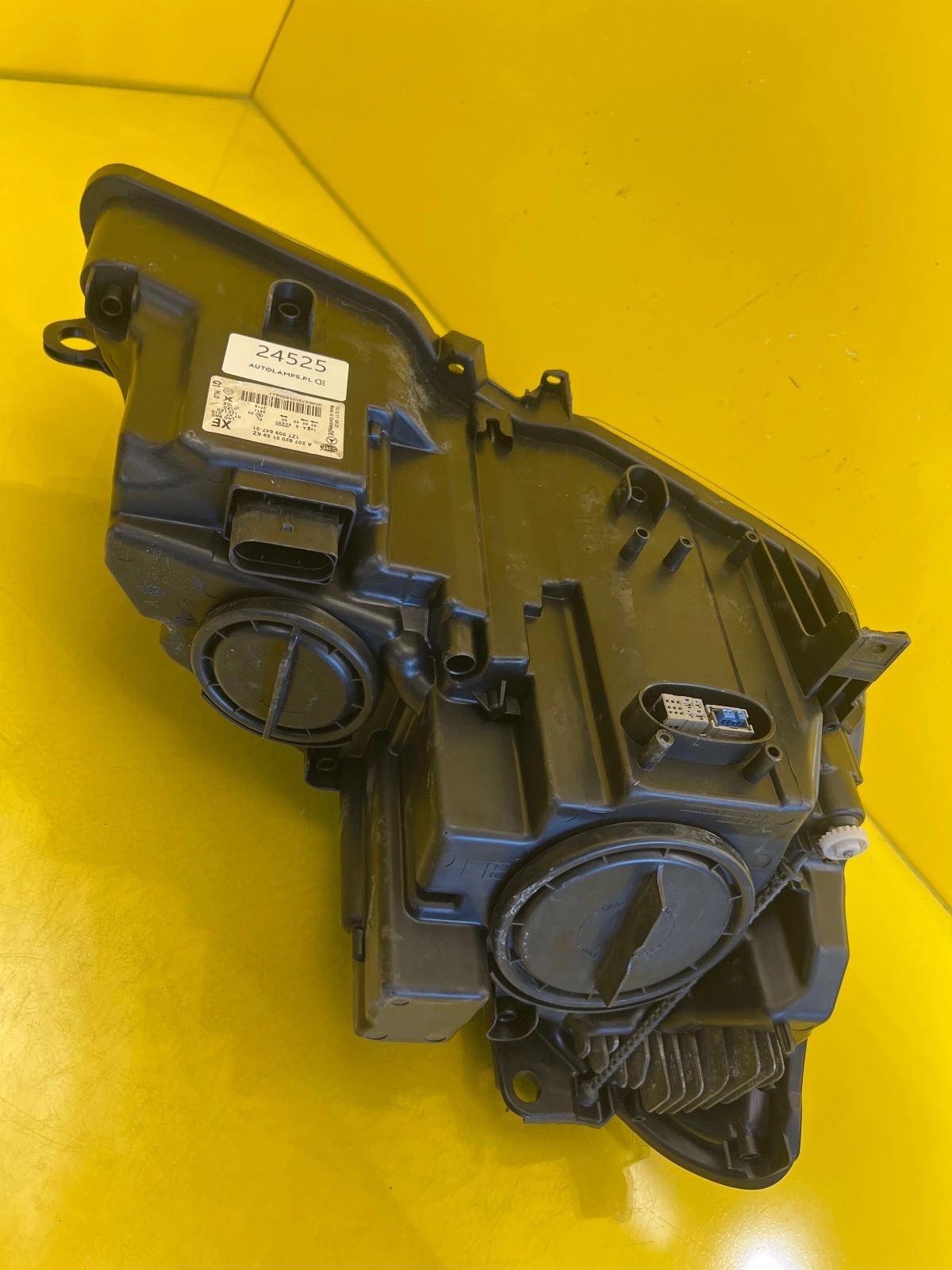 Far Mercedes E-Class W207 Bixenon - Image 3