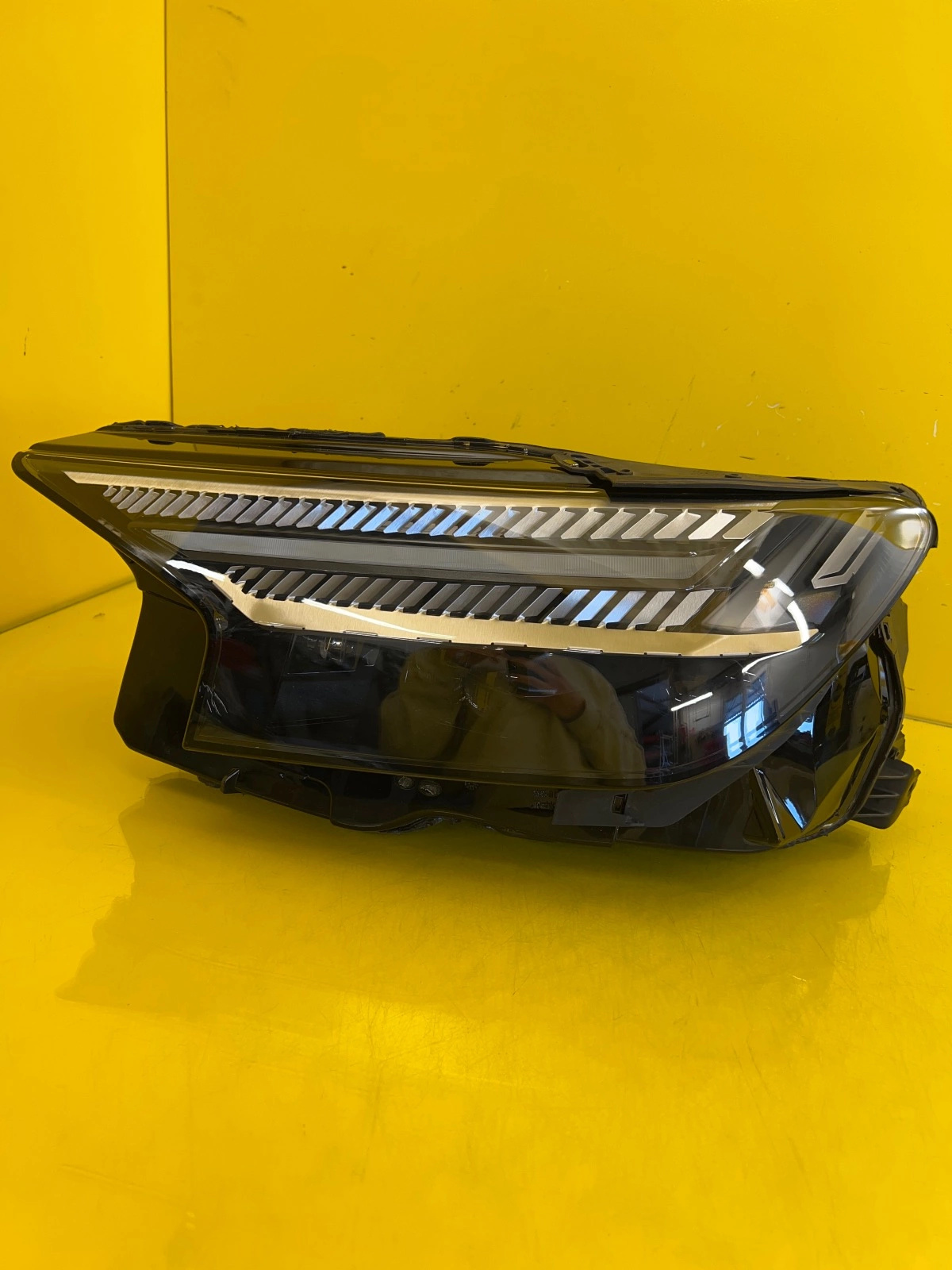 Far stânga Full LED OEM 24824