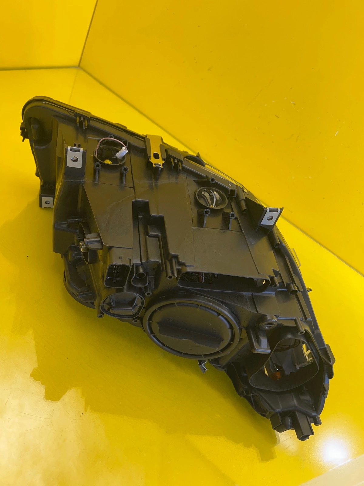 Far stânga Bi-Xenon BMW Seria 5 F07 2009-2017 OEM 7271907-09 - Image 5