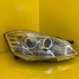 Far Dreapta Mercedes S-Class W221 Lift 09- Xenon