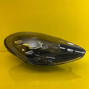 Far Dreapta Porsche Panamera II 971 Matrix