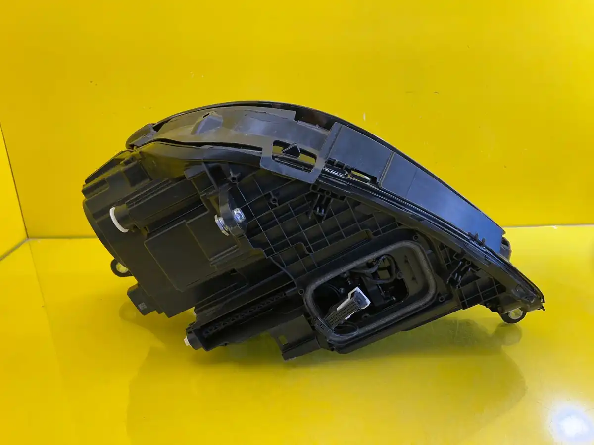 Far Dreapta Mercedes GLE W167 Multibeam LED