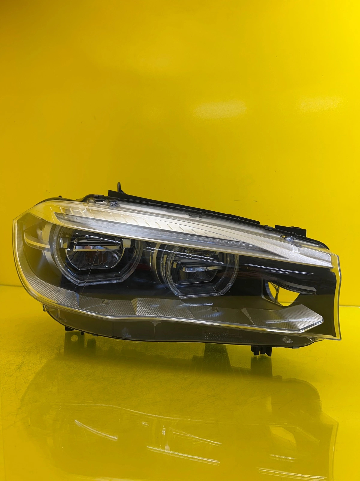 Far dreapta LED Adaptive BMW X5 F15 OEM 25258