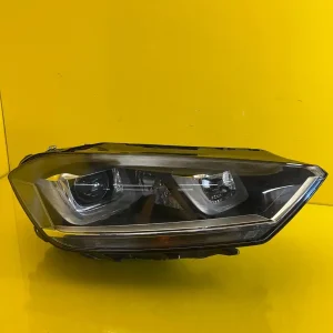 Far Dreapta VW Golf Sportsvan