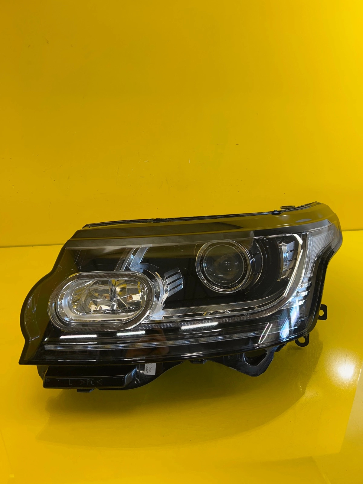 Far Stanga Land Rover Range Rover Vogue L405 Bixenon