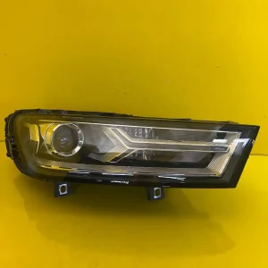 Far Dreapta Audi Q7 Bixenon