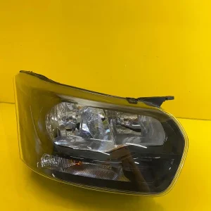 Far Dreapta Ford Transit MK8