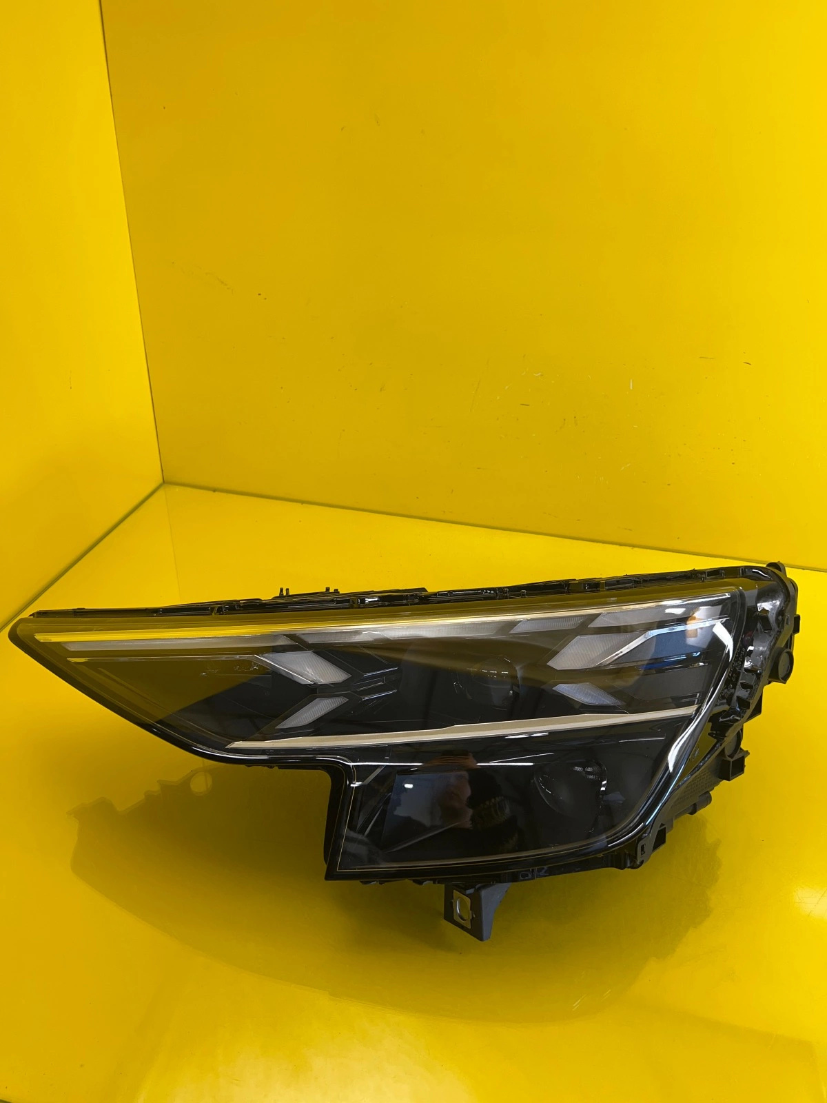Far stânga Laser Facelift OEM 25606