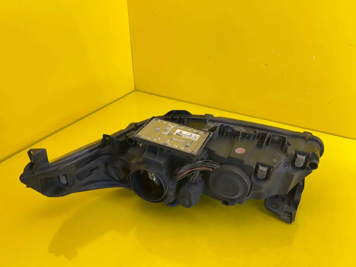 Far Dreapta Renault Laguna II Xenon