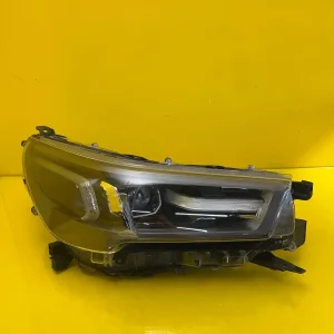 Far Dreapta Toyota Hilux VIII 8 Lift Full LED