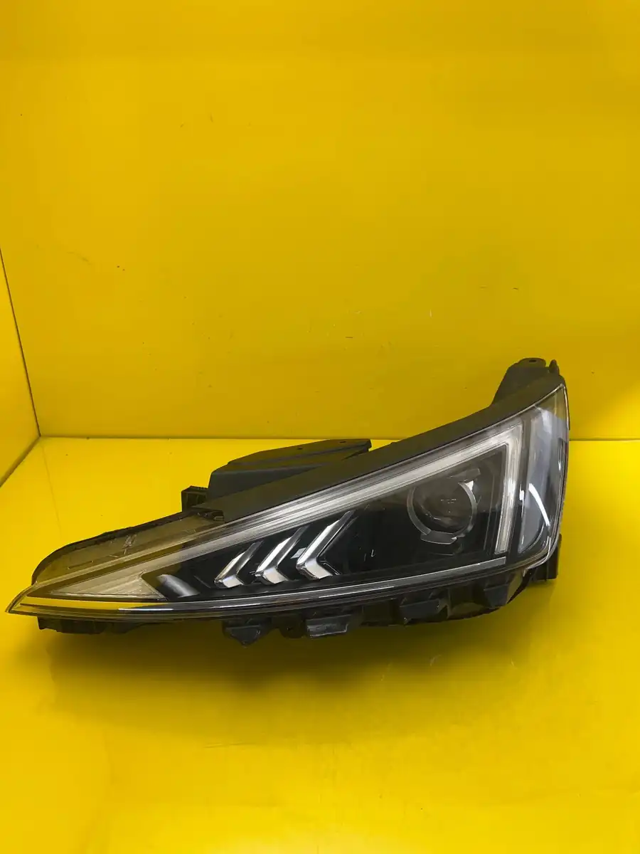 Far Stanga Hyundai Elantra Vi Lift