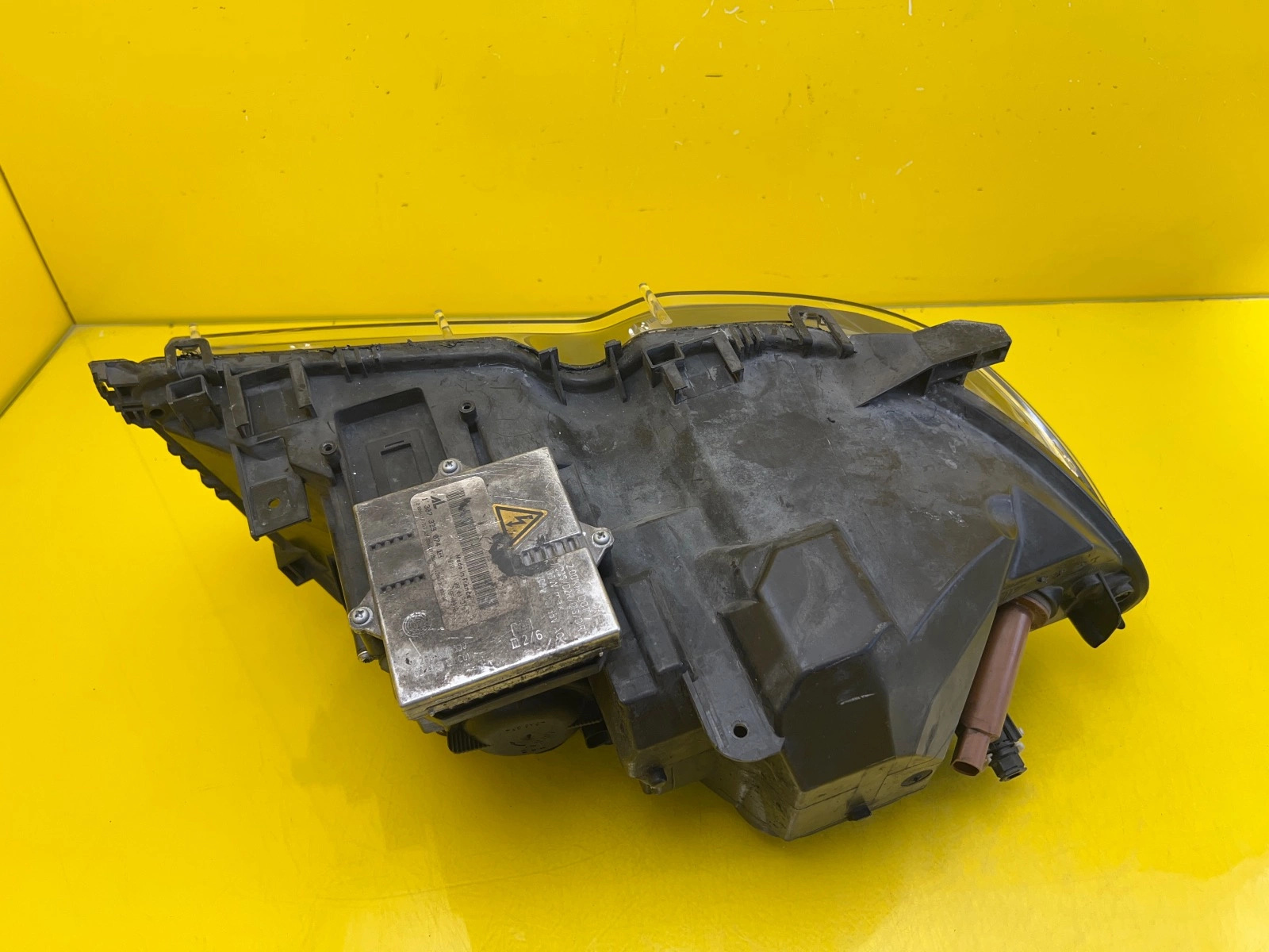 Far stânga Xenon BMW Seria 3 E46 OEM 26097 - Image 4